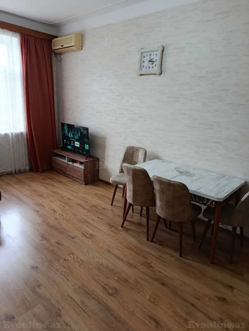 Kirayə verilir 2 otaqlı Mənzil Köhnə tikili 50 m² Yasamal