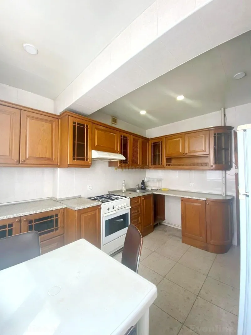 Kirayə verilir 4 otaqlı Mənzil Köhnə tikili 110 m² Qara Qarayev m. - şəkil 5