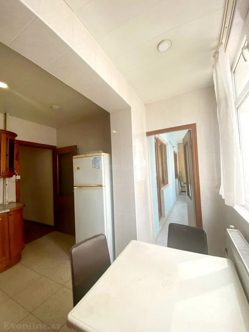 Kirayə verilir 4 otaqlı Mənzil Köhnə tikili 110 m² Qara Qarayev m. - şəkil 6