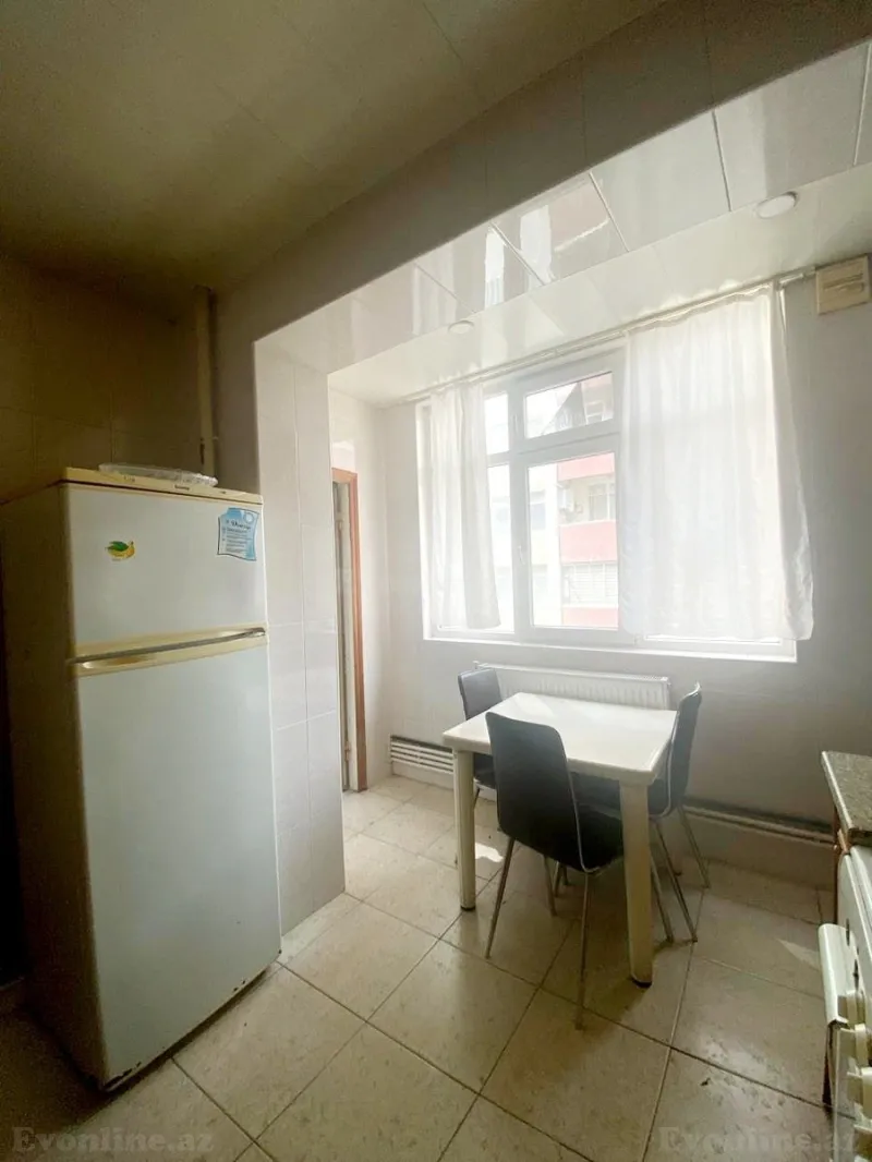 Kirayə verilir 4 otaqlı Mənzil Köhnə tikili 110 m² Qara Qarayev m. - şəkil 7