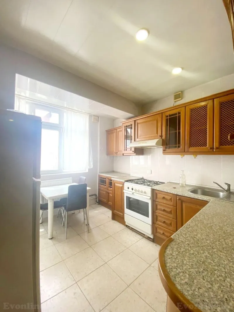 Kirayə verilir 4 otaqlı Mənzil Köhnə tikili 110 m² Qara Qarayev m. - şəkil 8
