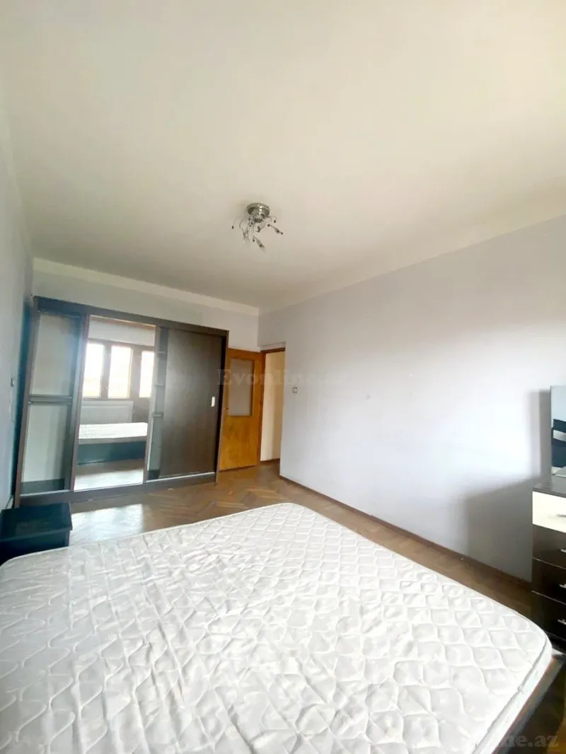 Kirayə verilir 4 otaqlı Mənzil Köhnə tikili 110 m² Qara Qarayev m. - şəkil 13
