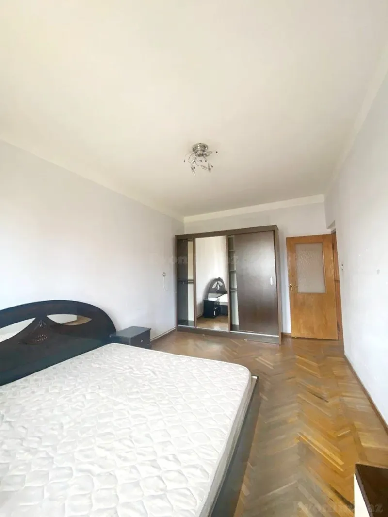 Kirayə verilir 4 otaqlı Mənzil Köhnə tikili 110 m² Qara Qarayev m. - şəkil 14