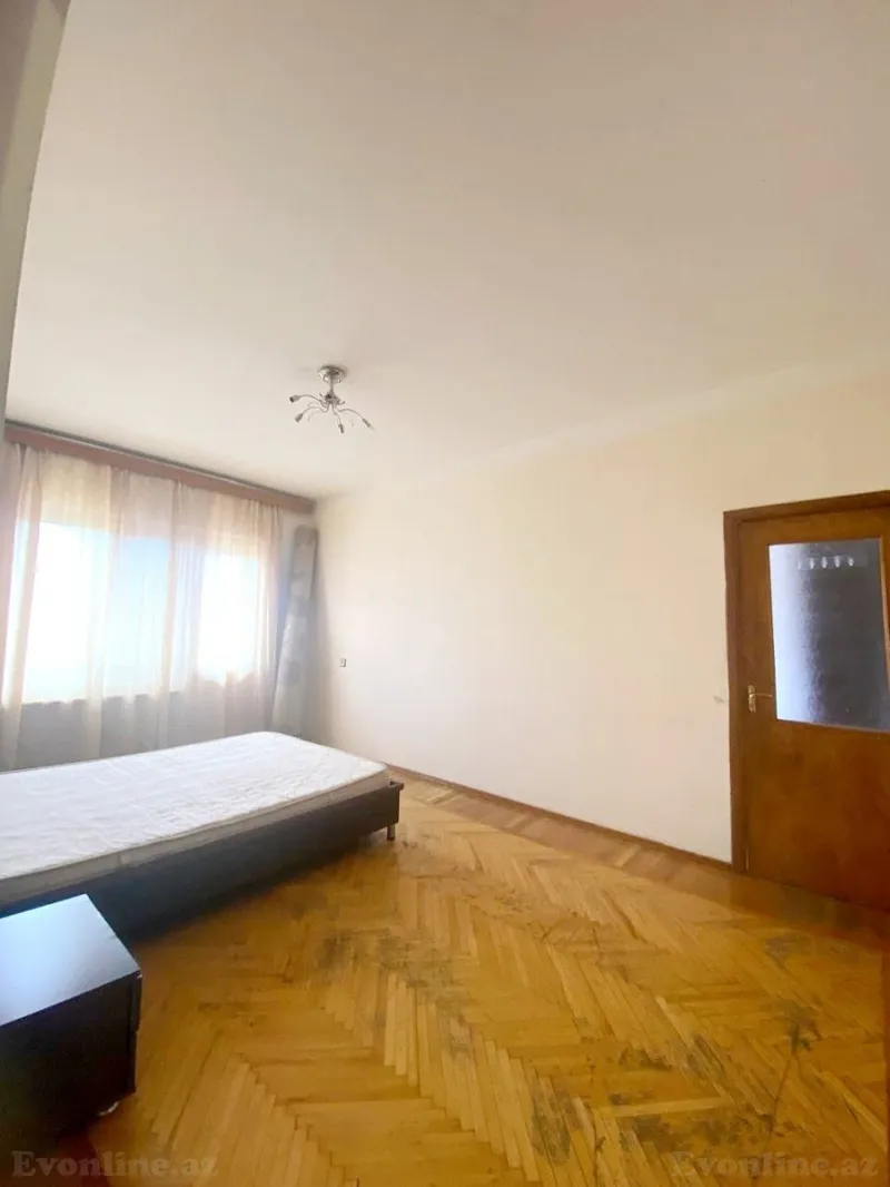 Kirayə verilir 4 otaqlı Mənzil Köhnə tikili 110 m² Qara Qarayev m. - şəkil 18
