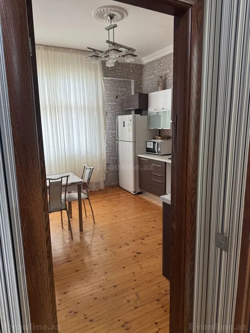 Kirayə verilir 3 otaqlı Mənzil Yeni tikili 120 m² İnşaatçılar m.