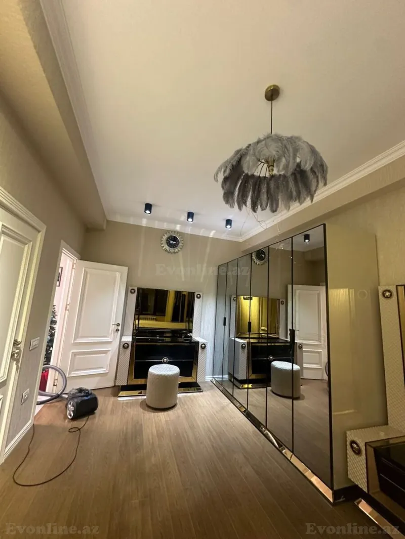 Kirayə verilir 3 otaqlı Mənzil Yeni tikili 130 m² Nəriman Nərimanov m.
