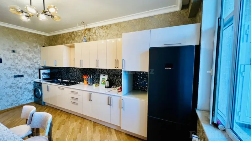 Satılır 3 otaqlı Mənzil Yeni tikili 145 m² İnşaatçılar m. - şəkil 2