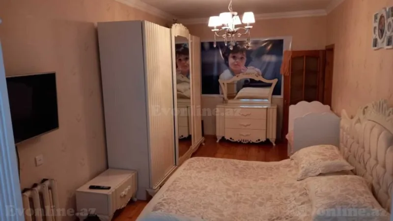 Satılır 4 otaqlı Mənzil Köhnə tikili 110 m² Xalqlar Dostluğu m. - şəkil 3