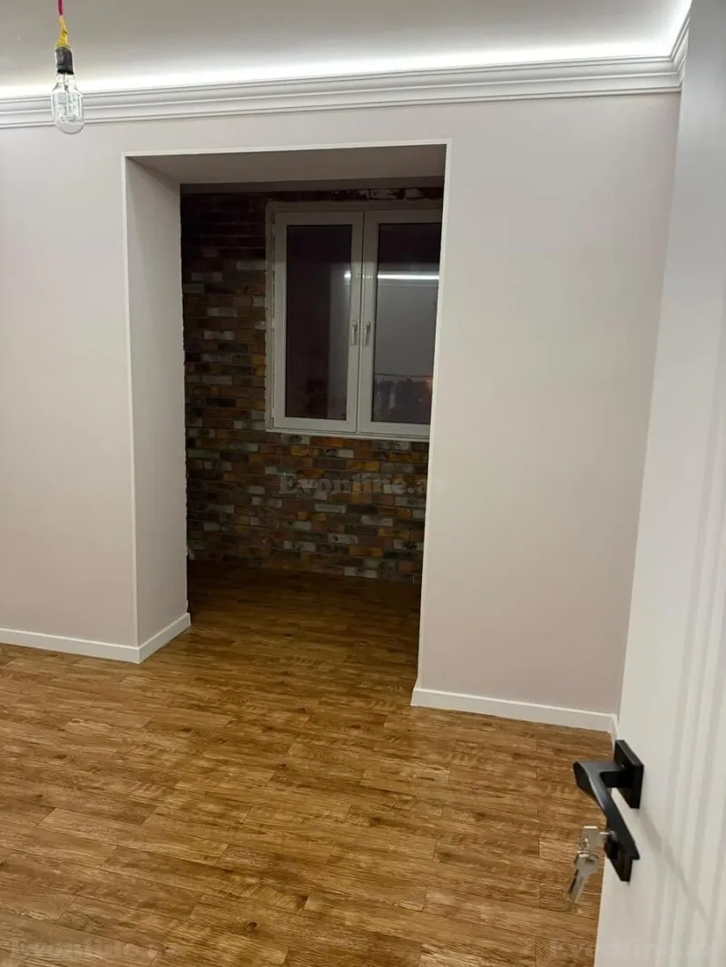 Satılır 5 otaqlı Mənzil Köhnə tikili 125 m² Xalqlar Dostluğu m. - şəkil 6