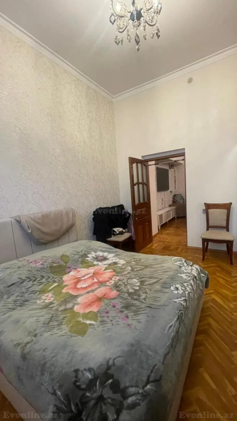 Satılır 3 otaqlı Mənzil Köhnə tikili 90 m² İçərişəhər m. - şəkil 4