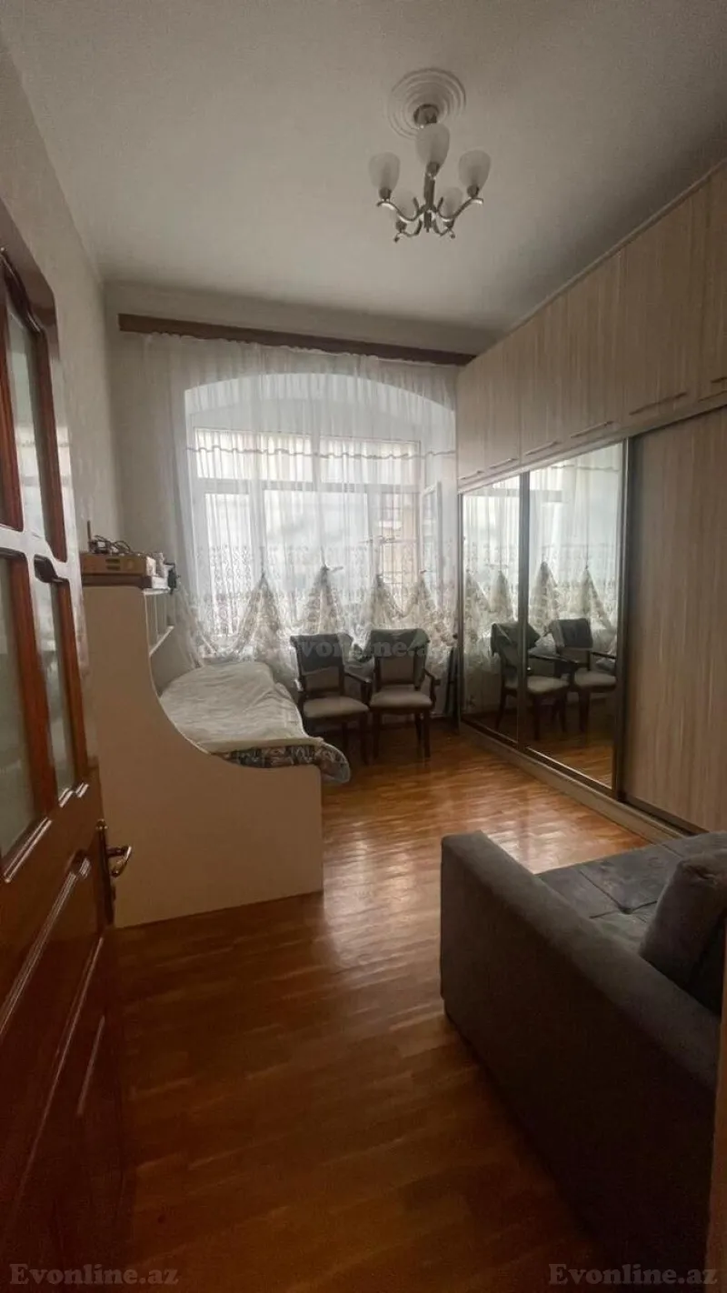 Satılır 3 otaqlı Mənzil Köhnə tikili 90 m² İçərişəhər m. - şəkil 6