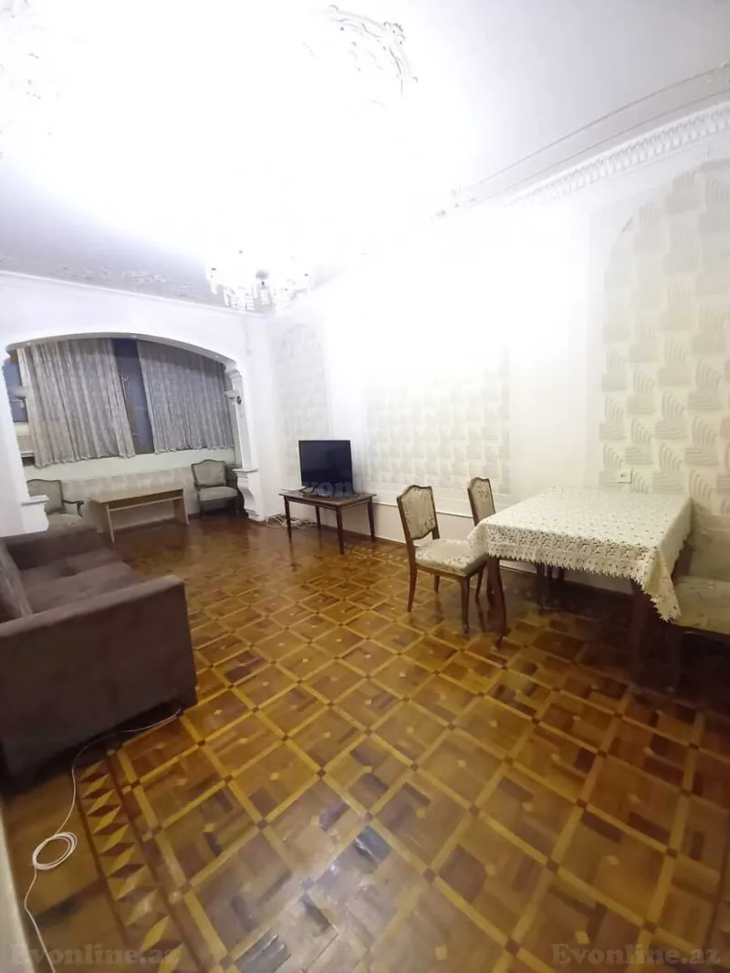 3 otaqlı Mənzil 85 m² 8-ci mikrorayon Kirayə verilir