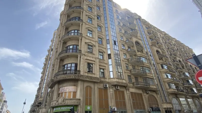 Satılır 3 otaqlı Mənzil Yeni tikili 140 m² Sahil m. - şəkil 2