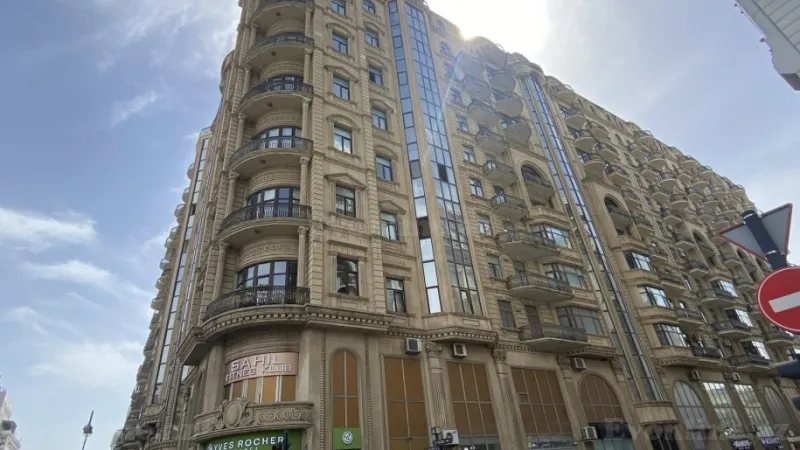 Satılır 3 otaqlı Mənzil Yeni tikili 140 m² Sahil m. - şəkil 19