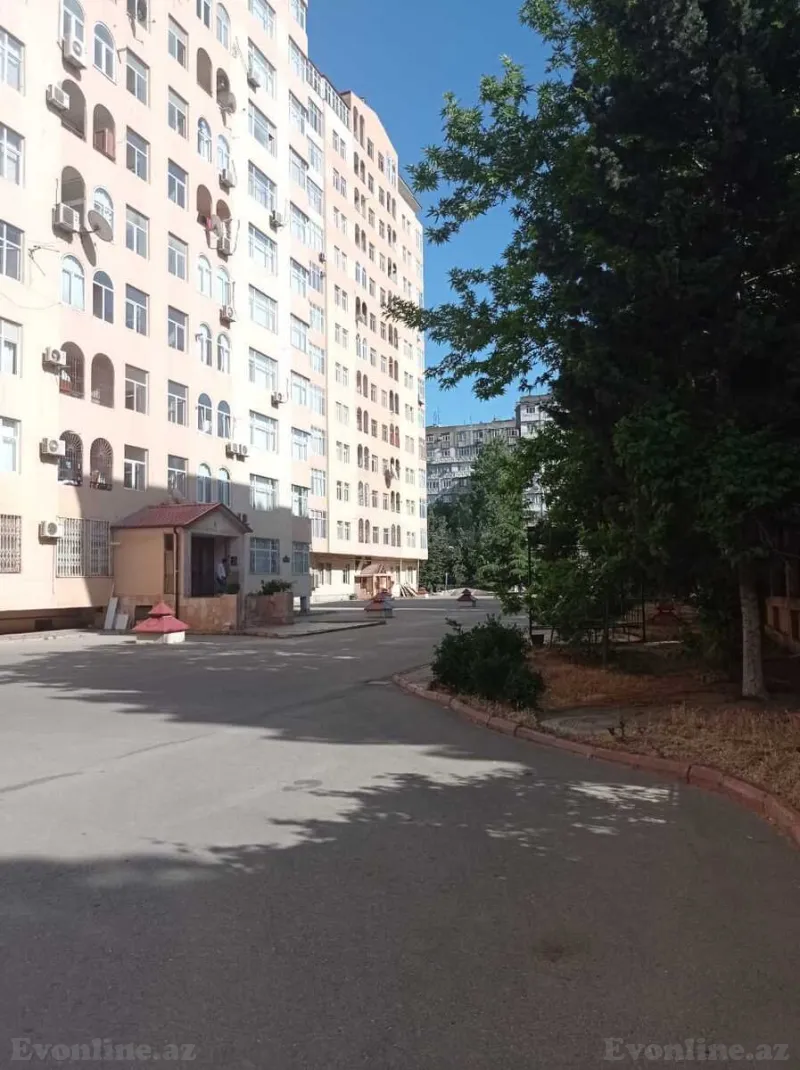 Satılır 3 otaqlı Mənzil Yeni tikili 128.5 m² 8-ci mikrorayon