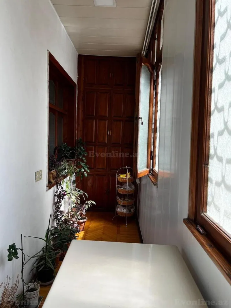 Satılır 5 otaqlı Mənzil Köhnə tikili 120 m² İnşaatçılar m. - şəkil 4