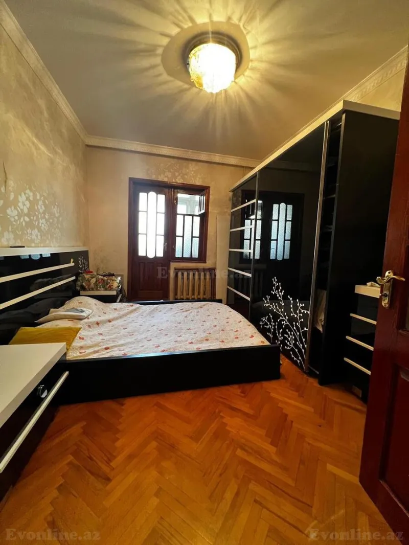 Satılır 5 otaqlı Mənzil Köhnə tikili 120 m² İnşaatçılar m. - şəkil 14