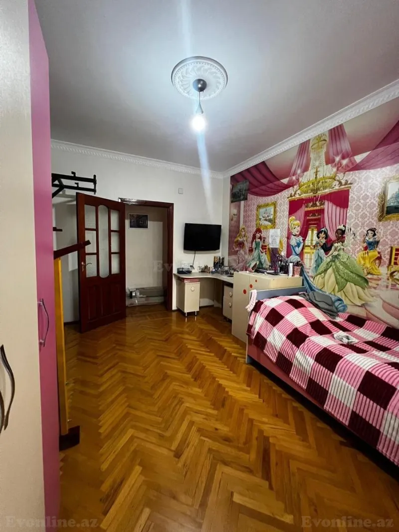 Satılır 5 otaqlı Mənzil Köhnə tikili 120 m² İnşaatçılar m. - şəkil 16