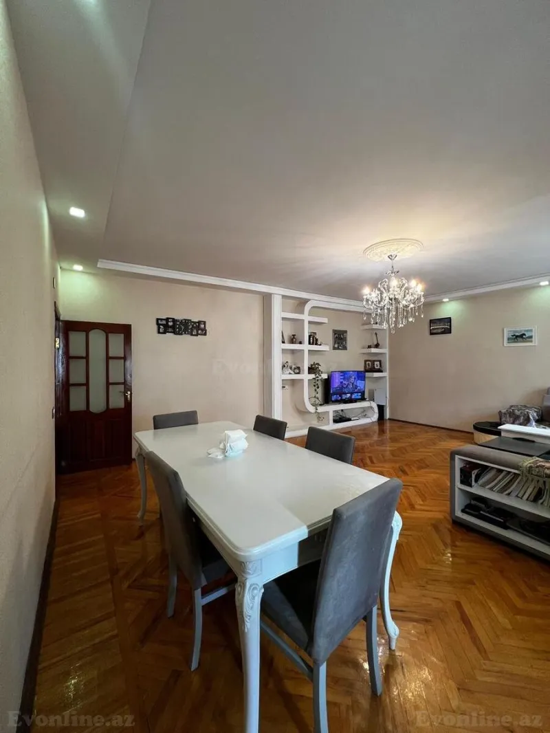Satılır 5 otaqlı Mənzil Köhnə tikili 120 m² İnşaatçılar m. - şəkil 19