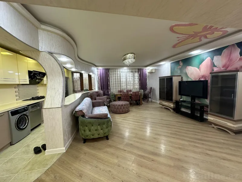 3 otaqlı Mənzil 130 m² Nəriman Nərimanov m. Satılır