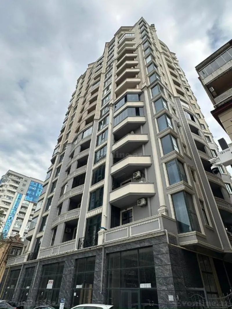 4 otaqlı Mənzil 175 m² Nəsimi r. Satılır