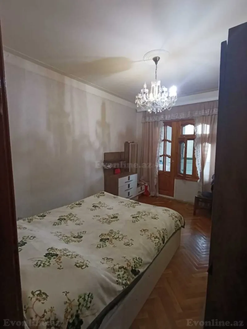 Satılır 5 otaqlı Mənzil Köhnə tikili 125 m² Azadlıq prospekti m. - şəkil 5