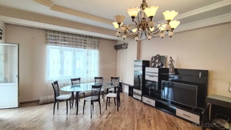 3 otaqlı Mənzil 130 m² 28 May m. Kirayə verilir