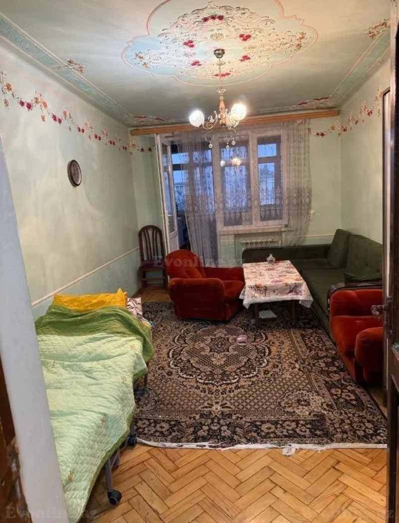 3 otaqlı Mənzil 70 m² 8-ci kilometr Satılır
