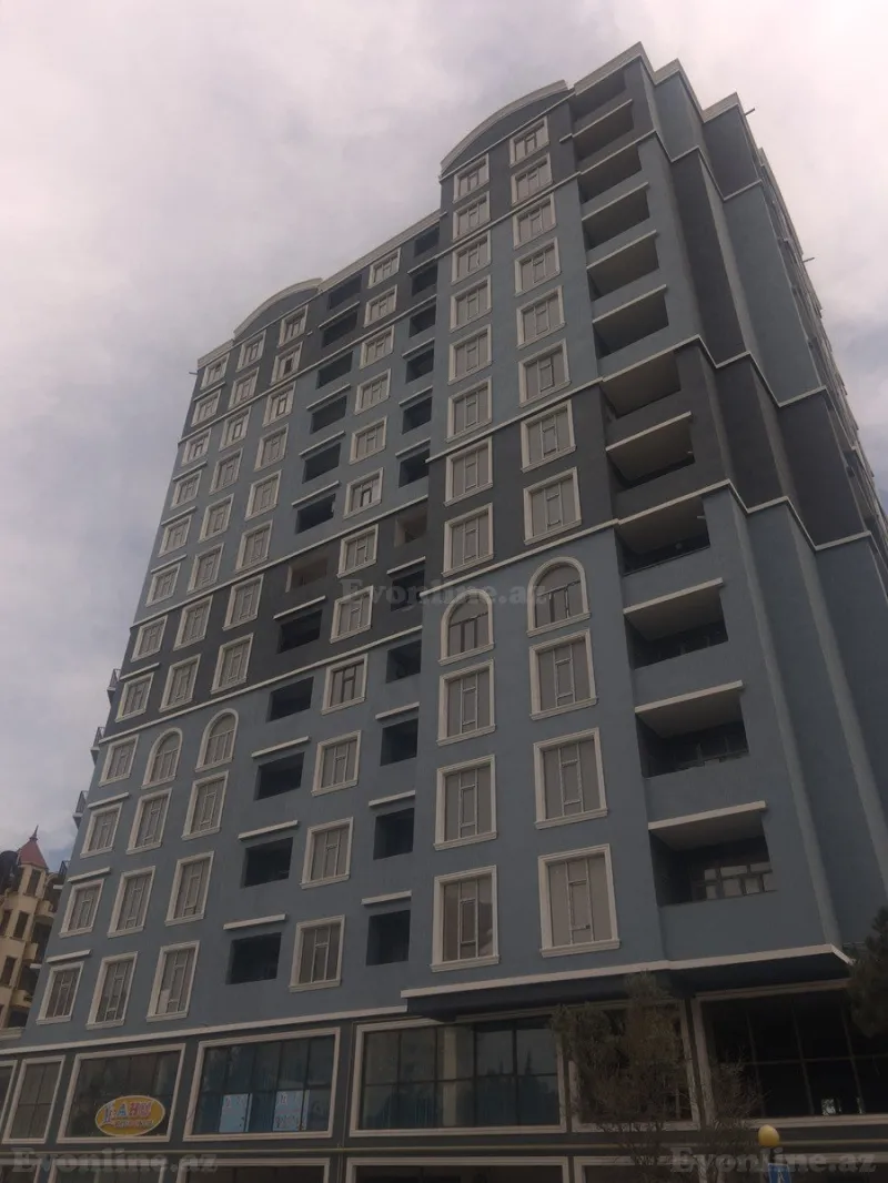 3 otaqlı Mənzil 147 m² 5-ci mikrorayon Satılır