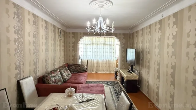 4 otaqlı Mənzil 100 m² Neftçilər m. Satılır