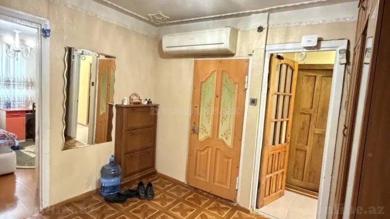 Satılır 4 otaqlı Mənzil Köhnə tikili 100 m² Neftçilər m. - şəkil 2
