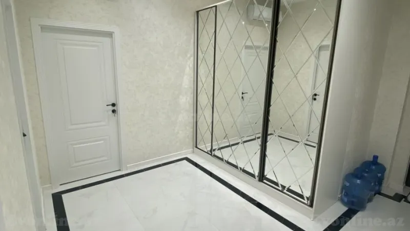 3 otaqlı Mənzil 80 m² 7-ci mikrorayon Kirayə verilir