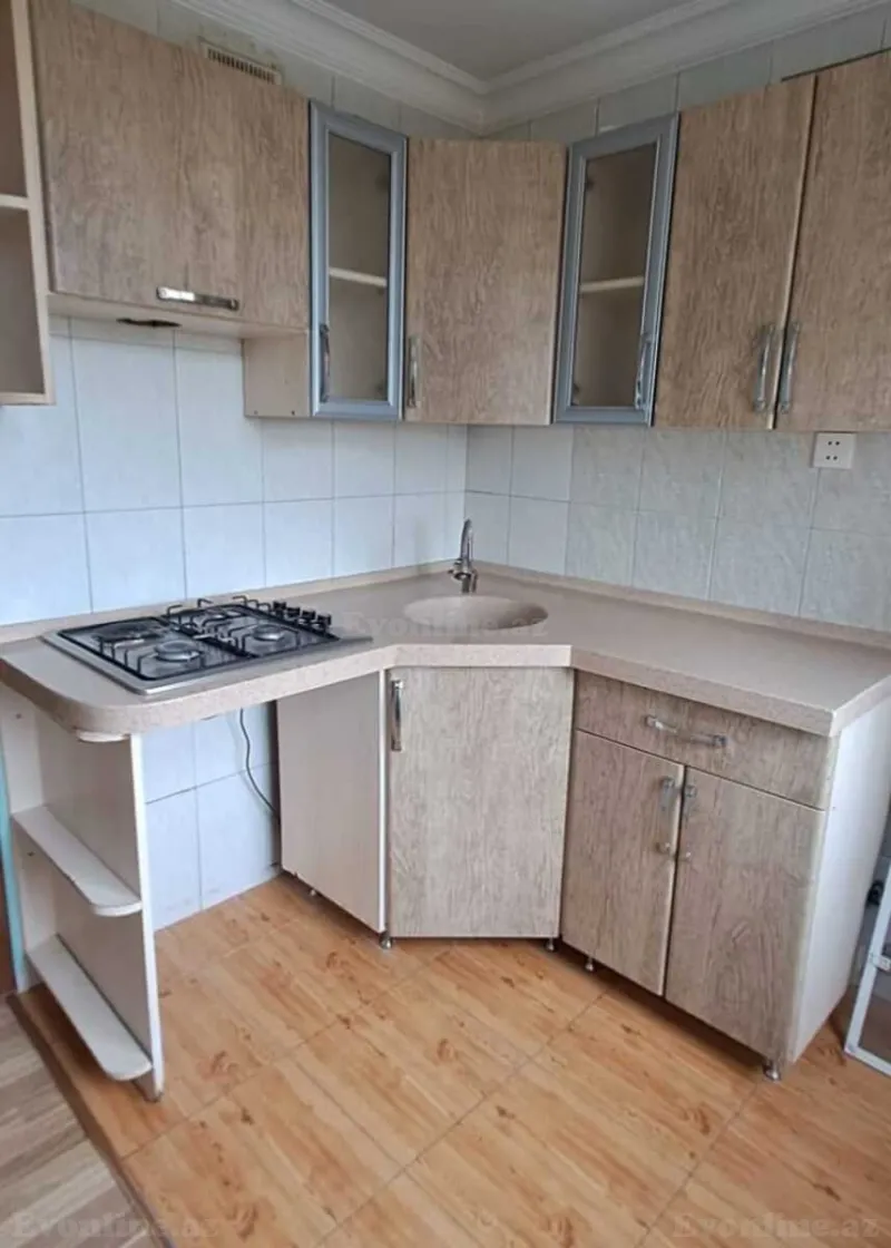 Satılır 3 otaqlı Mənzil Köhnə tikili 70 m² Sumqayıt