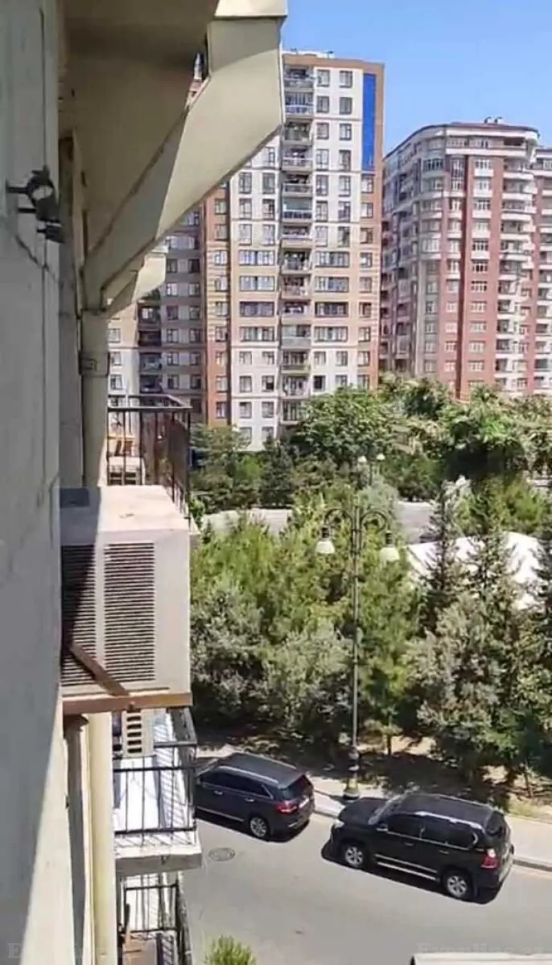 2 otaqlı Mənzil 50 m² Elmlər Akademiyası m. Satılır