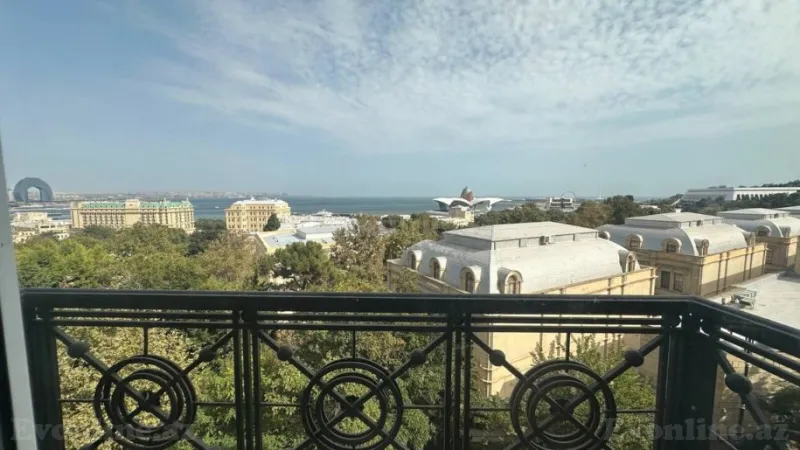 2 otaqlı Mənzil 70 m² İçərişəhər m. Satılır