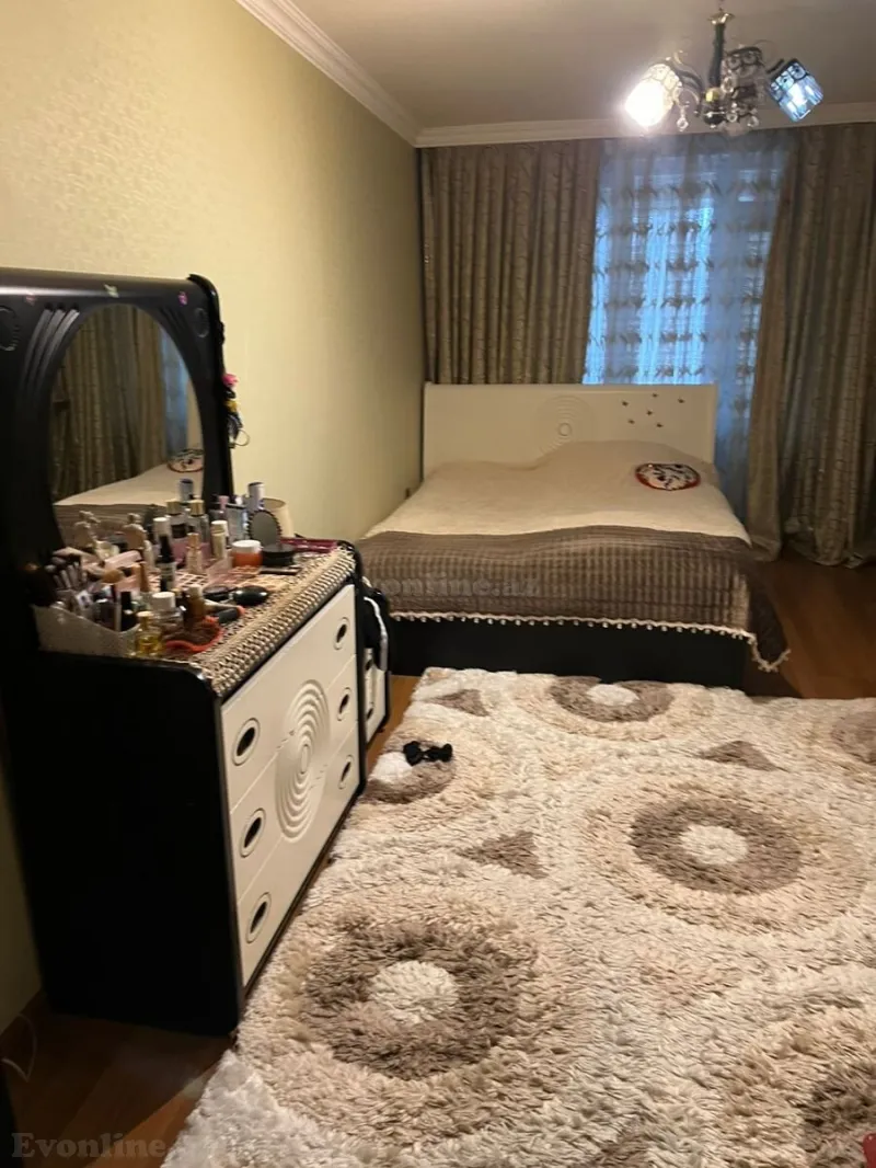 Bakı, Yasamal r., Elmlər Akademiyası m.da 2 otaqlı mənzil kirayə verilir