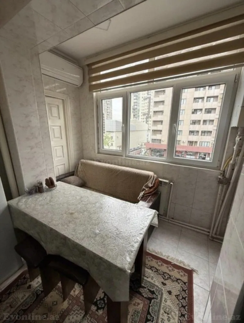 Satılır 2 otaqlı Mənzil Köhnə tikili 65 m² Gənclik m. - şəkil 5