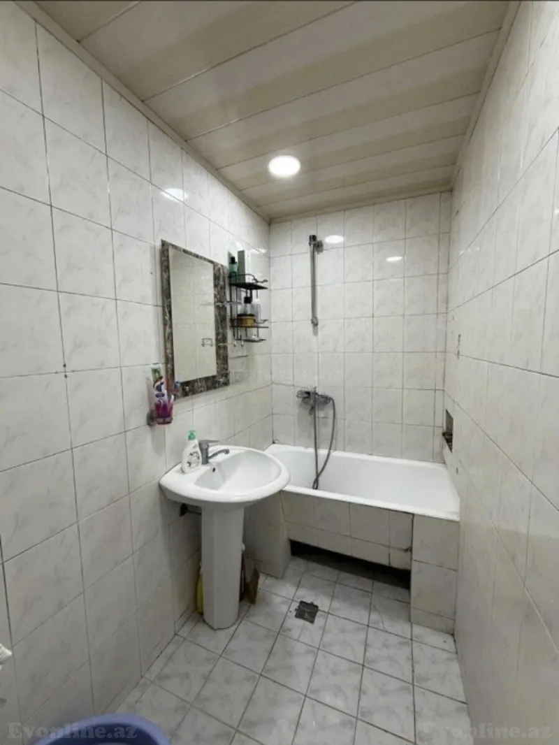 Satılır 2 otaqlı Mənzil Köhnə tikili 65 m² Gənclik m. - şəkil 13