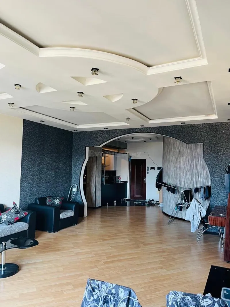Satılır 3 otaqlı Mənzil Yeni tikili 130 m² Nizami m.