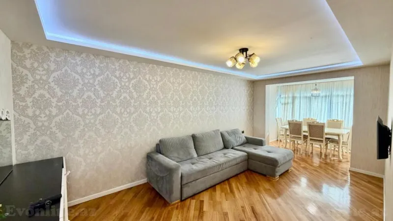 Satılır 3 otaqlı Mənzil Köhnə tikili 70 m² 8-ci kilometr