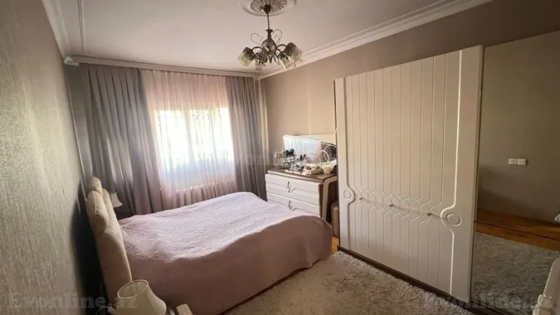 Satılır 4 otaqlı Mənzil Köhnə tikili 110 m² Yeni Yasamal - şəkil 2