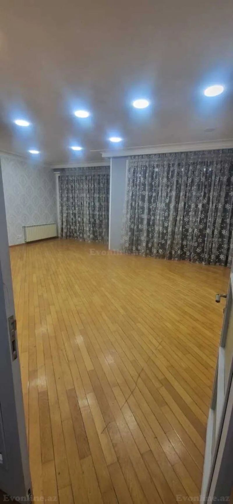 Satılır 3 otaqlı Mənzil Yeni tikili 136 m² 28 May m. - şəkil 2