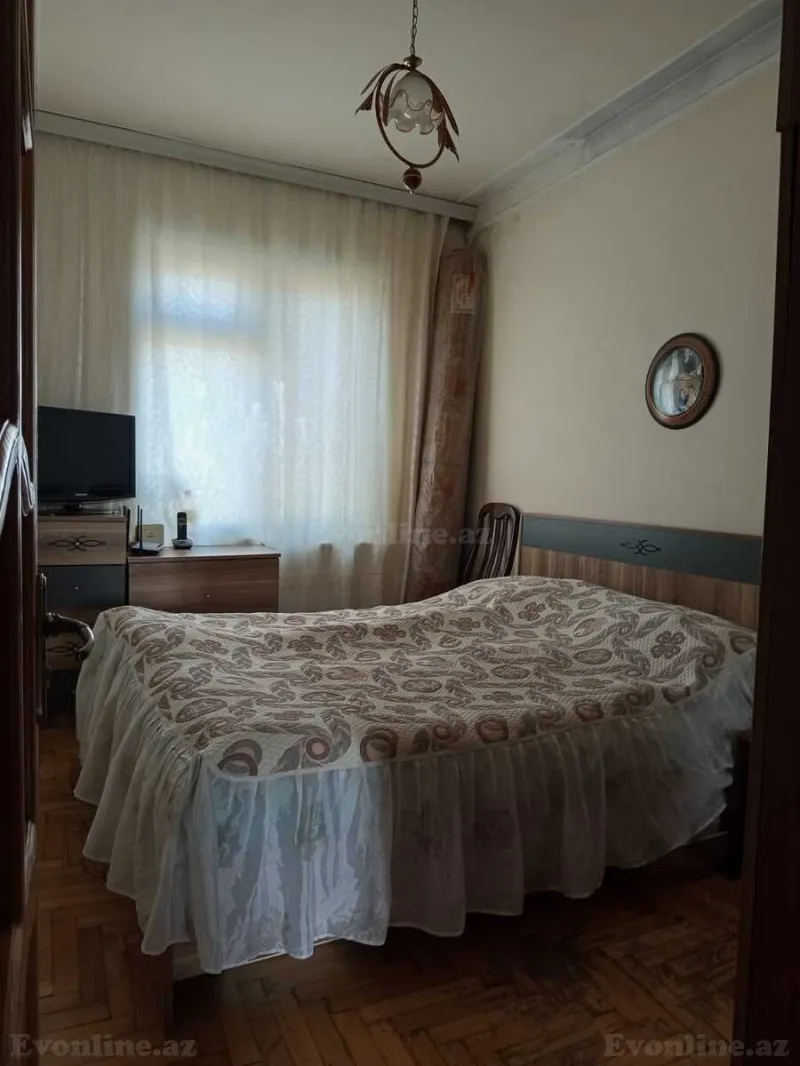 Satılır 3 otaqlı Mənzil Köhnə tikili 80 m² Xalqlar Dostluğu m. - şəkil 5