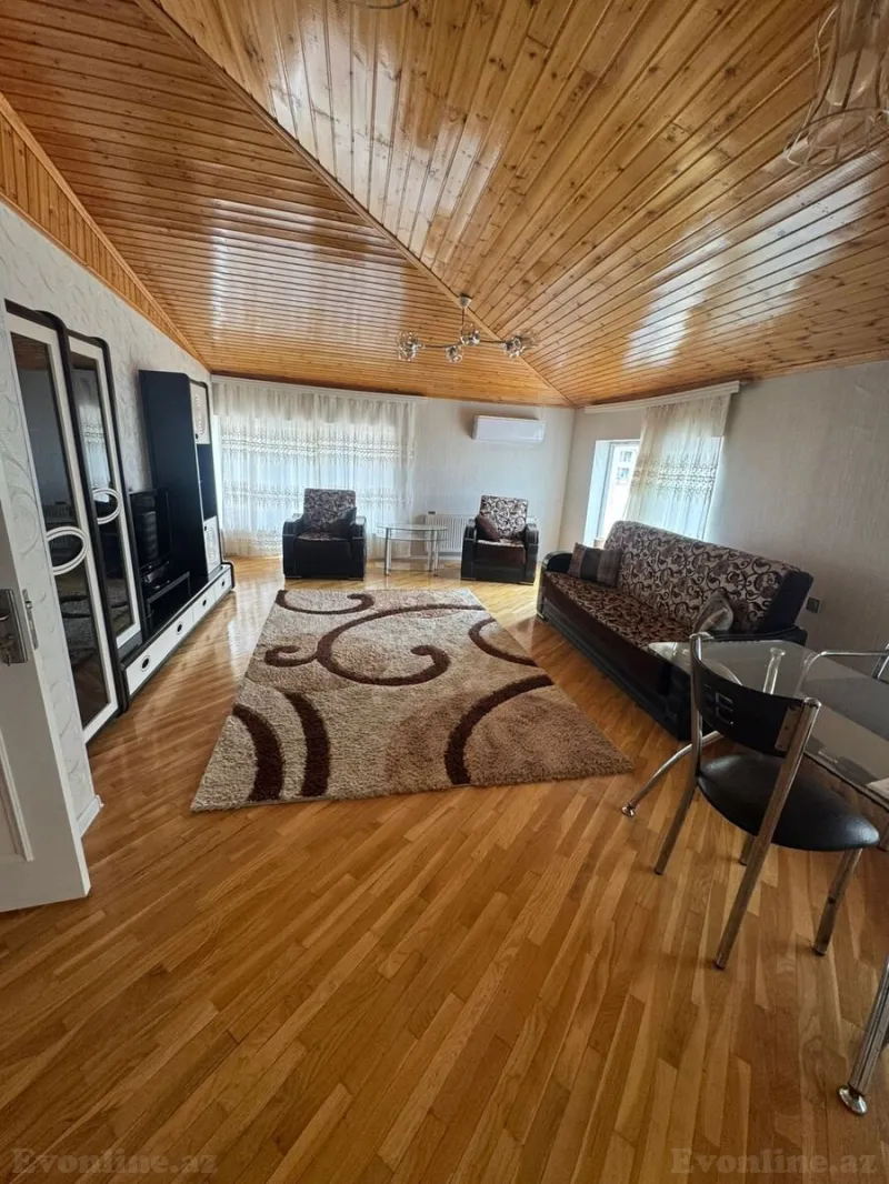 3 otaqlı Mənzil 120 m² 8 Noyabr m. Kirayə verilir