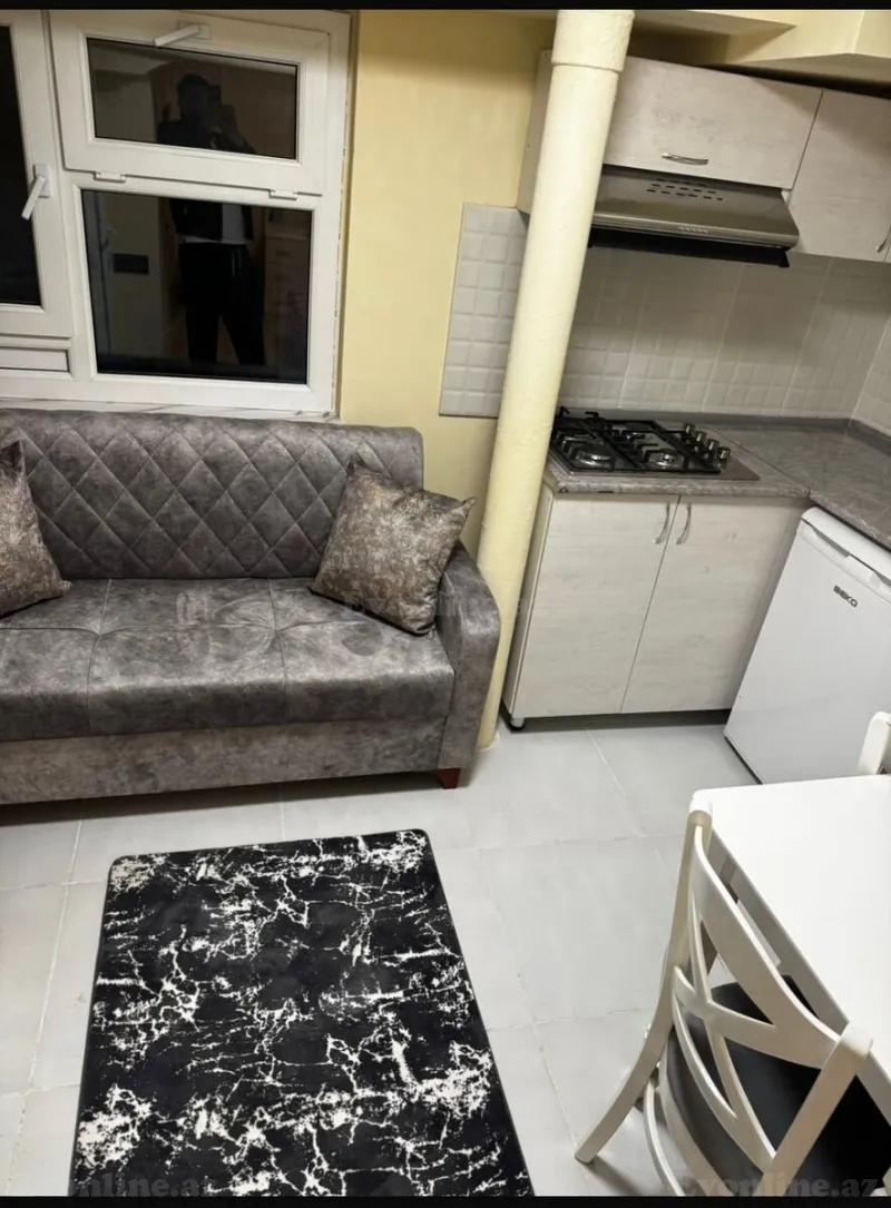 Kirayə verilir 1 otaqlı Mənzil Köhnə tikili 24 m² Sahil m. - şəkil 3