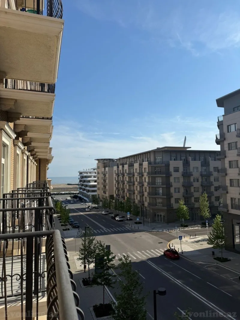 4 otaqlı Mənzil 145 m² Xətai r. Satılır