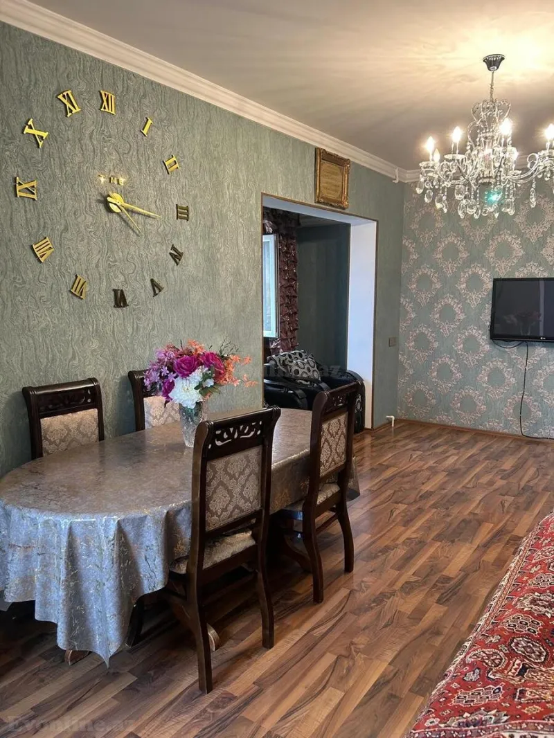 Satılır 2 otaqlı Mənzil Köhnə tikili 70 m² 9-cu mikrorayon - şəkil 2