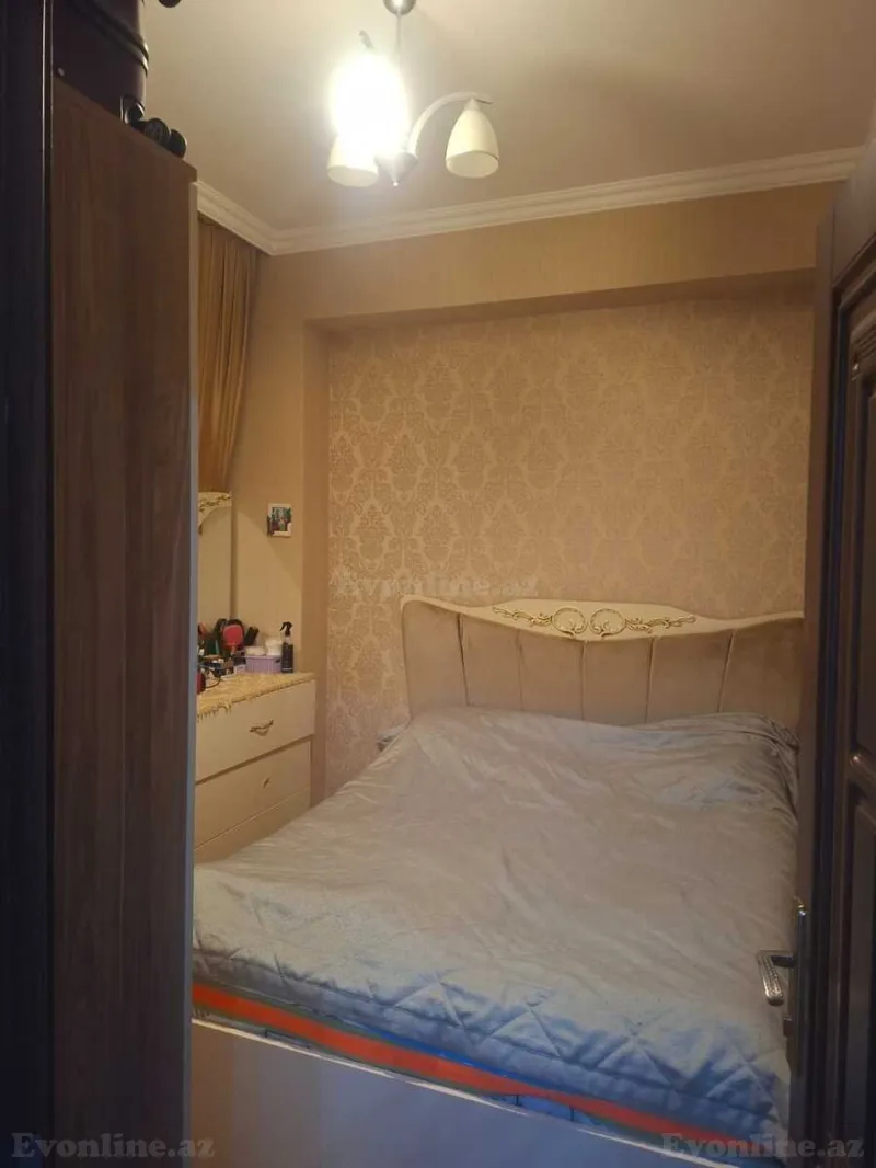 3 otaqlı Mənzil 70 m² Qara Qarayev m. Satılır
