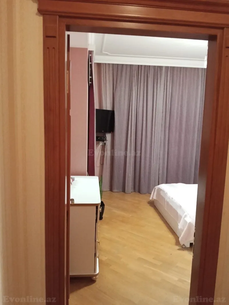 Kirayə verilir 4 otaqlı Mənzil Yeni tikili 150 m² Memar Əcəmi m. - şəkil 10