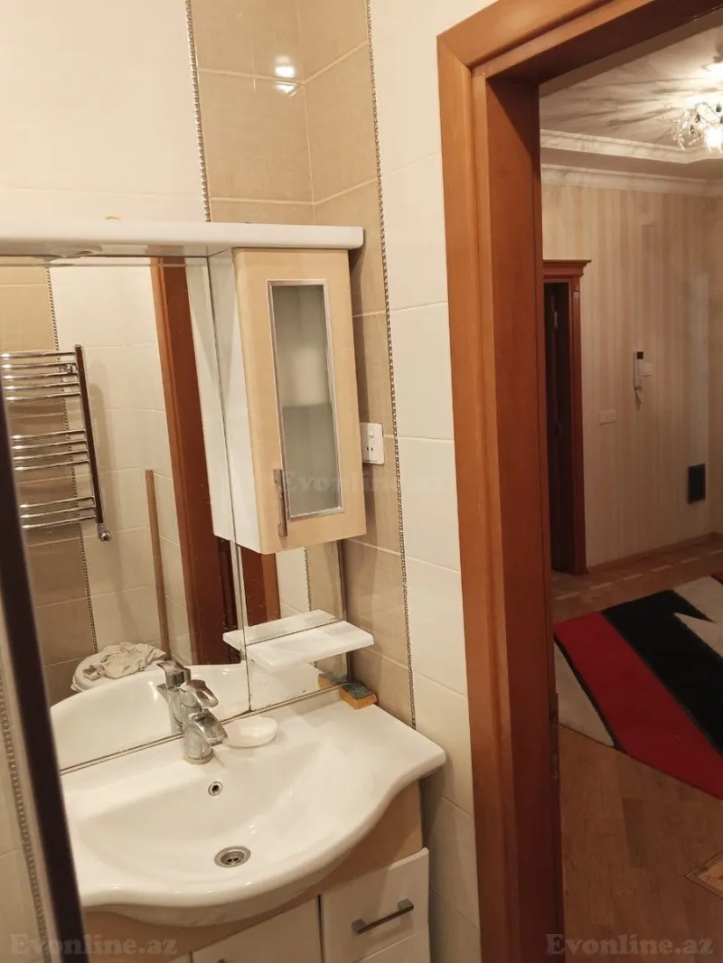 Kirayə verilir 4 otaqlı Mənzil Yeni tikili 150 m² Memar Əcəmi m. - şəkil 13